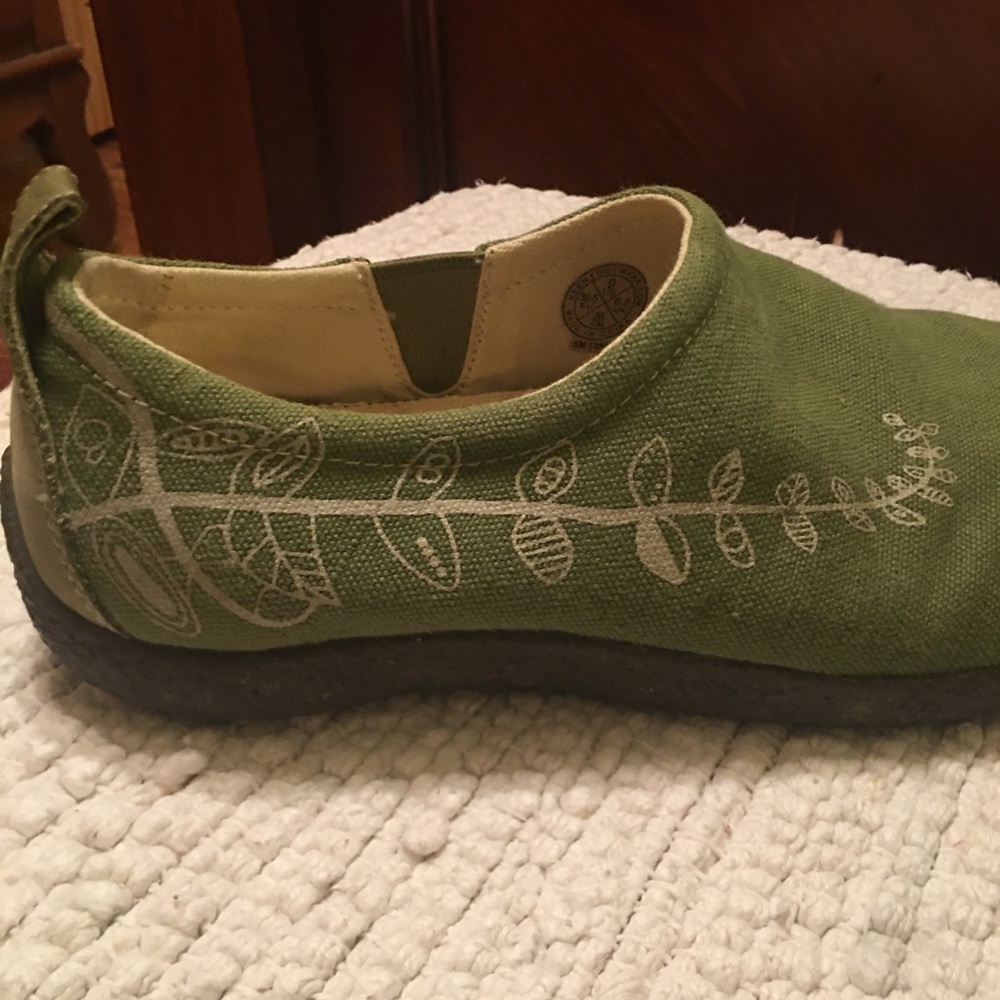 Keen slip on canvas shoes size 9 olive color.